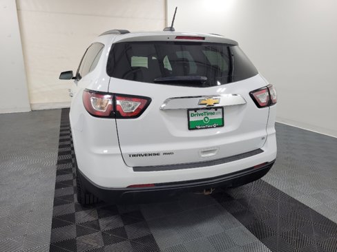 Used 2017 Chevrolet Traverse LT w/ Style and Technology Package image 6