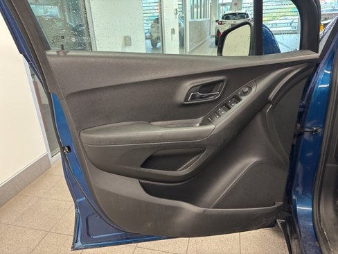 Used 2019 Chevrolet Trax LT image 12