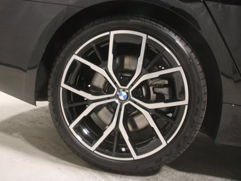 Used 2022 BMW 540i xDrive w/ M Sport Package image 24