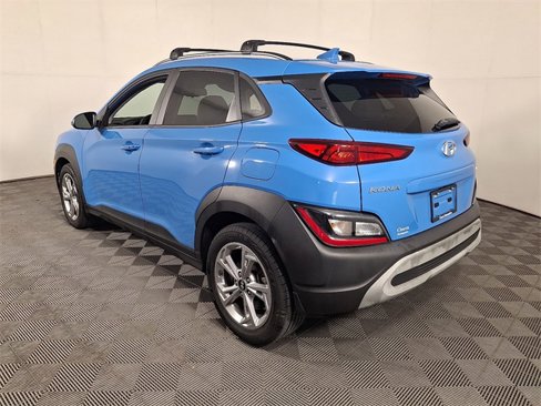 Used 2022 Hyundai Kona SEL w/ Winter Weather Package image 8