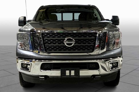 Used 2016 Nissan Titan SV image 3
