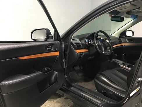 Used 2013 Subaru Outback 2.5i Limited w/ Moonroof Pkg image 9