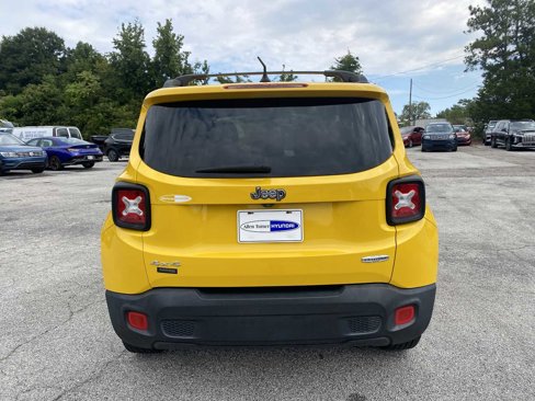Used 2016 Jeep Renegade Latitude image 6