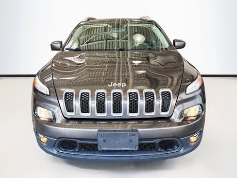 Used 2016 Jeep Cherokee Latitude image 4