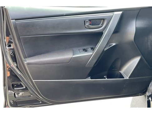 Used 2017 Toyota Corolla L image 11
