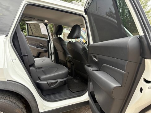 Used 2024 Toyota Grand Highlander Limited image 12