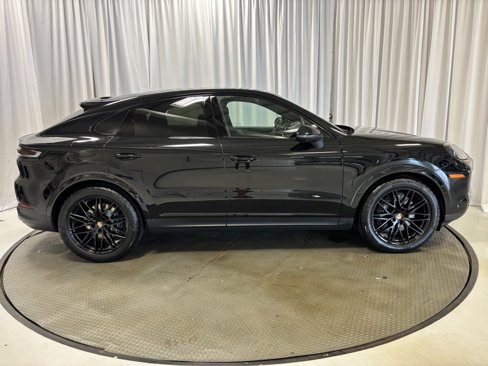 New 2026 Porsche Cayenne Coupe image 9