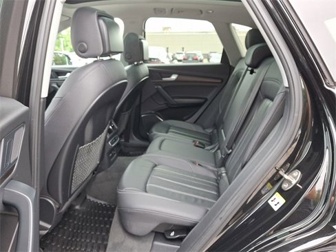 Used 2022 Audi Q5 2.0T Premium w/ Convenience Package image 10