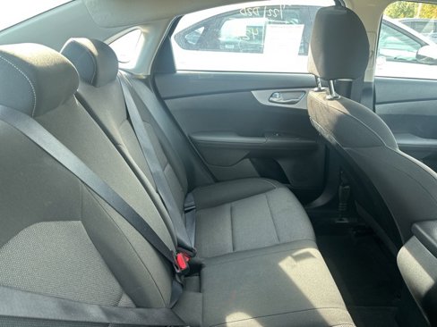 Used 2024 Kia Forte LXS image 4