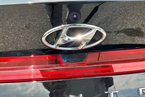 Used 2023 Hyundai Elantra Limited image 30
