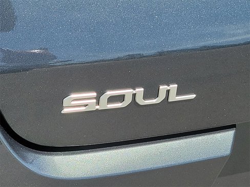 Used 2023 Kia Soul EX image 25