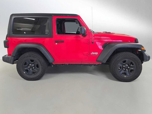 Used 2019 Jeep Wrangler Sport image 2