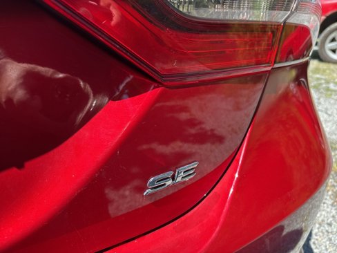 Used 2021 Toyota Camry SE image 10
