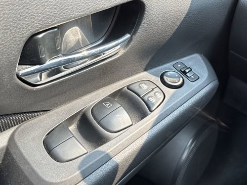 Used 2022 Nissan Kicks SV image 22