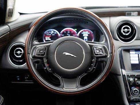 Used 2012 Jaguar XJ L image 12