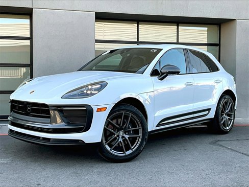Certified 2025 Porsche Macan Turbo image 1
