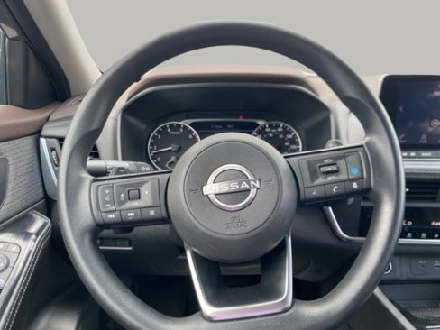 Used 2023 Nissan Rogue SV image 15