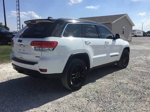 Used 2018 Jeep Grand Cherokee Laredo image 3