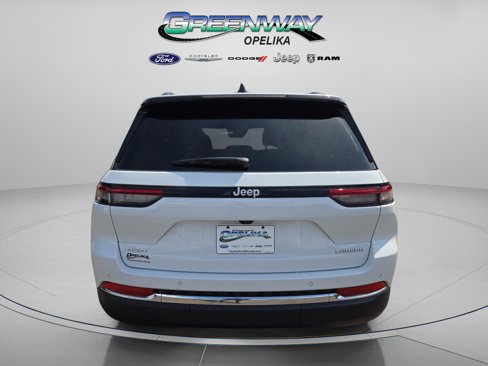 New 2025 Jeep Grand Cherokee Laredo image 6
