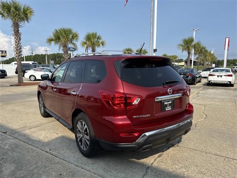 Certified 2018 Nissan Pathfinder S image 4