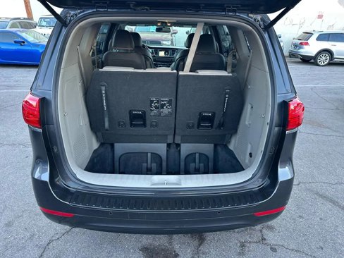 Used 2015 Kia Sedona SX image 29