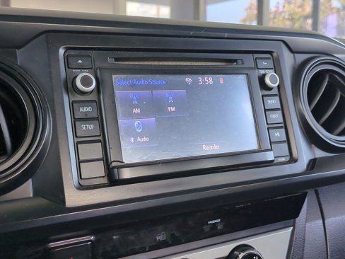 Used 2017 Toyota Tacoma SR image 5