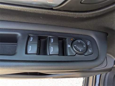 Used 2024 GMC Terrain SLT image 13
