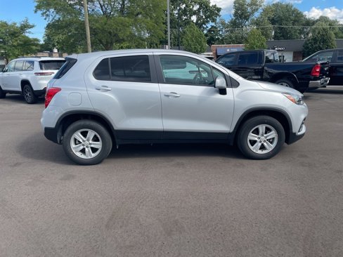 Used 2022 Chevrolet Trax LS w/ Tint and Cruise Package image 7