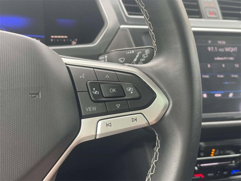 Used 2022 Volkswagen Tiguan SE w/ Panoramic Sunroof Package image 23