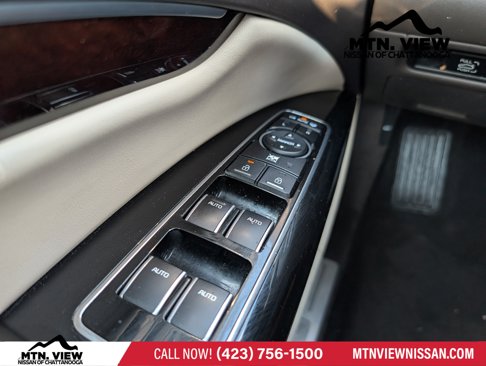 Used 2017 Kia K900 Luxury image 12