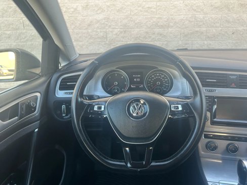 Used 2015 Volkswagen Golf TDI S image 21