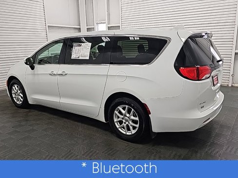 Used 2017 Chrysler Pacifica LX image 6