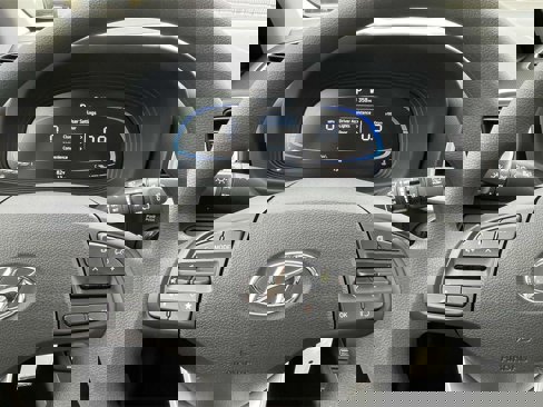 New 2026 Hyundai Venue SE image 18