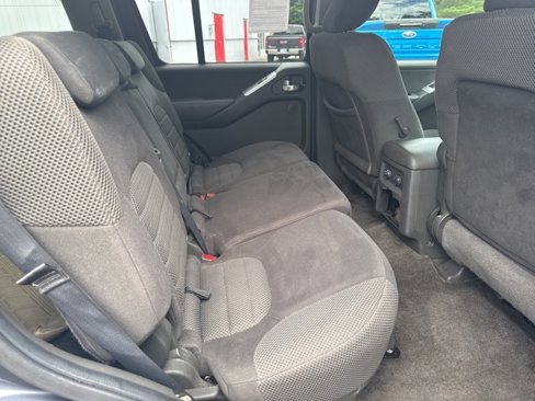 Used 2010 Nissan Pathfinder SE w/ SE Premium Journey Pkg image 8