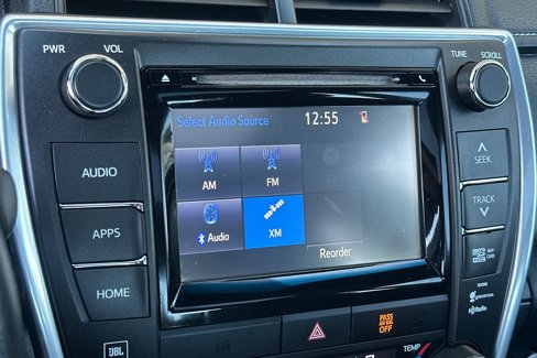 Used 2015 Toyota Camry image 17
