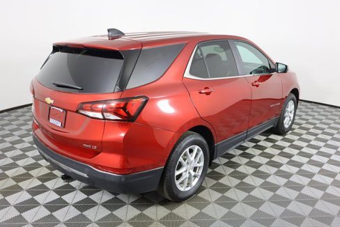 Used 2024 Chevrolet Equinox LT image 3