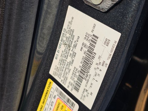 Used 2015 Ford Fusion SE w/ Equipment Group 202A image 30