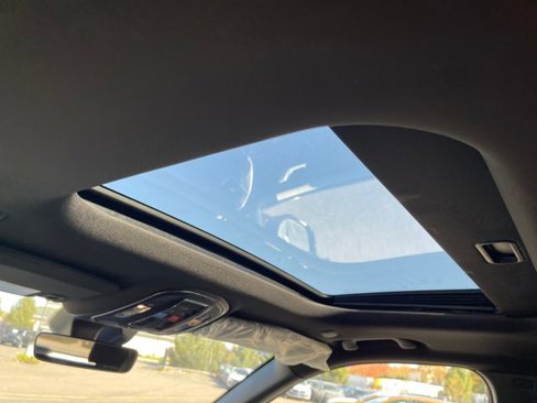 New 2025 Jeep Grand Cherokee Altitude image 2