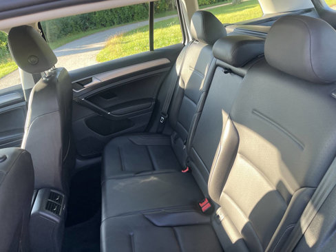 Used 2016 Volkswagen Golf Limited Edition image 26