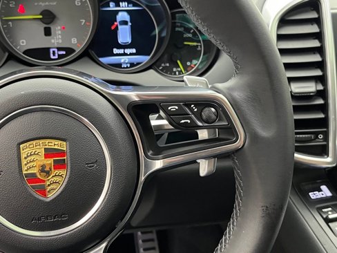 Used 2015 Porsche Cayenne S image 14