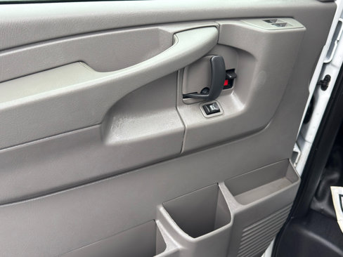 Used 2015 Chevrolet Express 2500 image 11