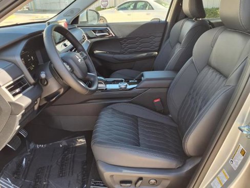 New 2025 Mitsubishi Outlander SEL image 13