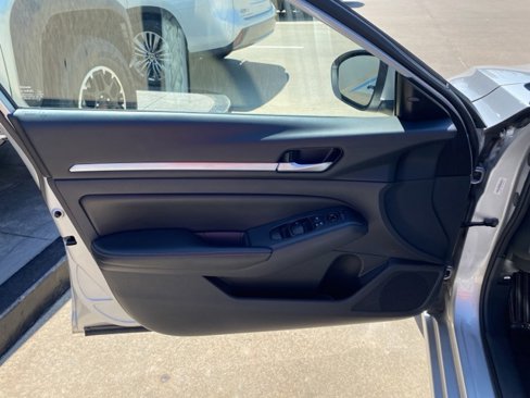 Used 2022 Nissan Altima 2.5 SV image 13