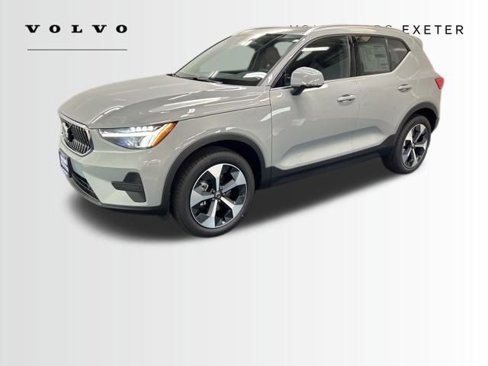New 2025 Volvo XC40 B5 Core w/ Protection Package Premier image 3