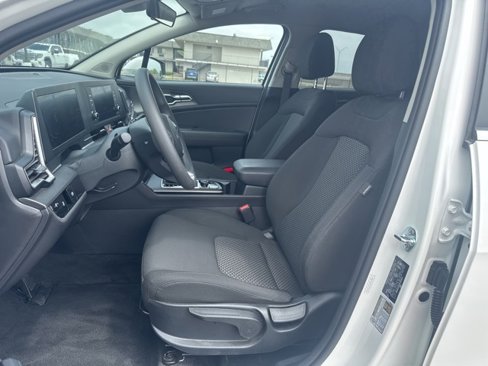 Used 2024 Kia Sportage LX image 17