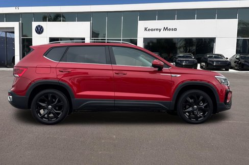 Used 2022 Volkswagen Taos SE image 3