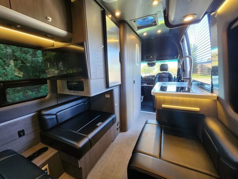 Used 2022 Mercedes-Benz Sprinter 2500 image 24