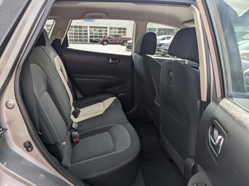 Used 2014 Nissan Rogue S image 28