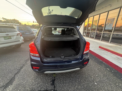 Used 2018 Chevrolet Trax LT w/ LT Convenience Package image 11