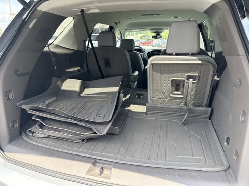Used 2019 Chevrolet Traverse Premier w/ Driver Confidence II Package image 11